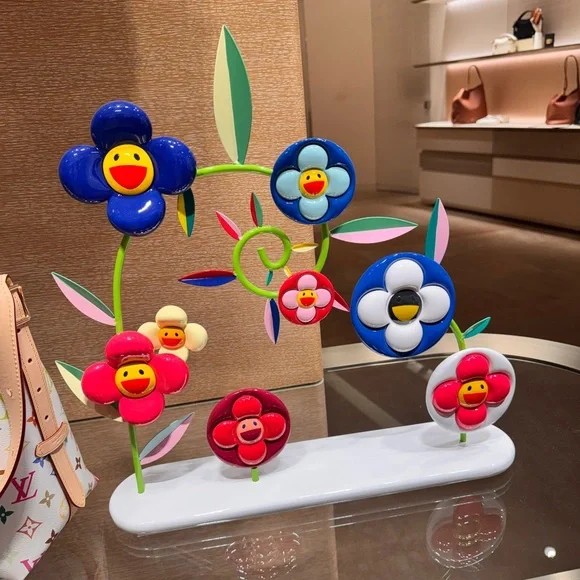 $5 for live share show
Picture taken in Japan - Picture 6 of 7